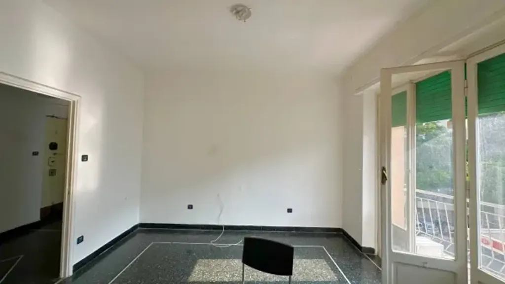 Séjour - Quadrilocale with Balcony and Terrace in Genoa