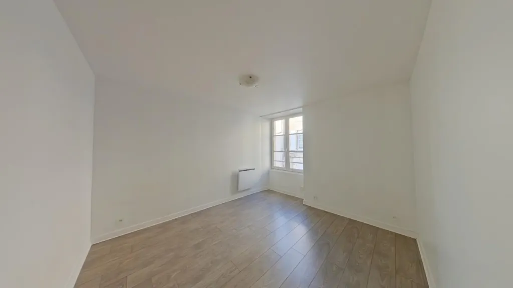 Toad - 4-Bedroom Apartment in Central Poitiers