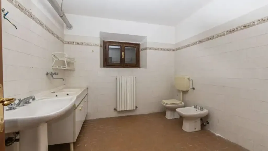 Salles de bain - Rustic Bifamily Villa with Panoramic View in Vignola
