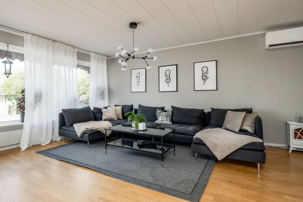 Séjour - Souterrain Villa with Garden on Quiet Street