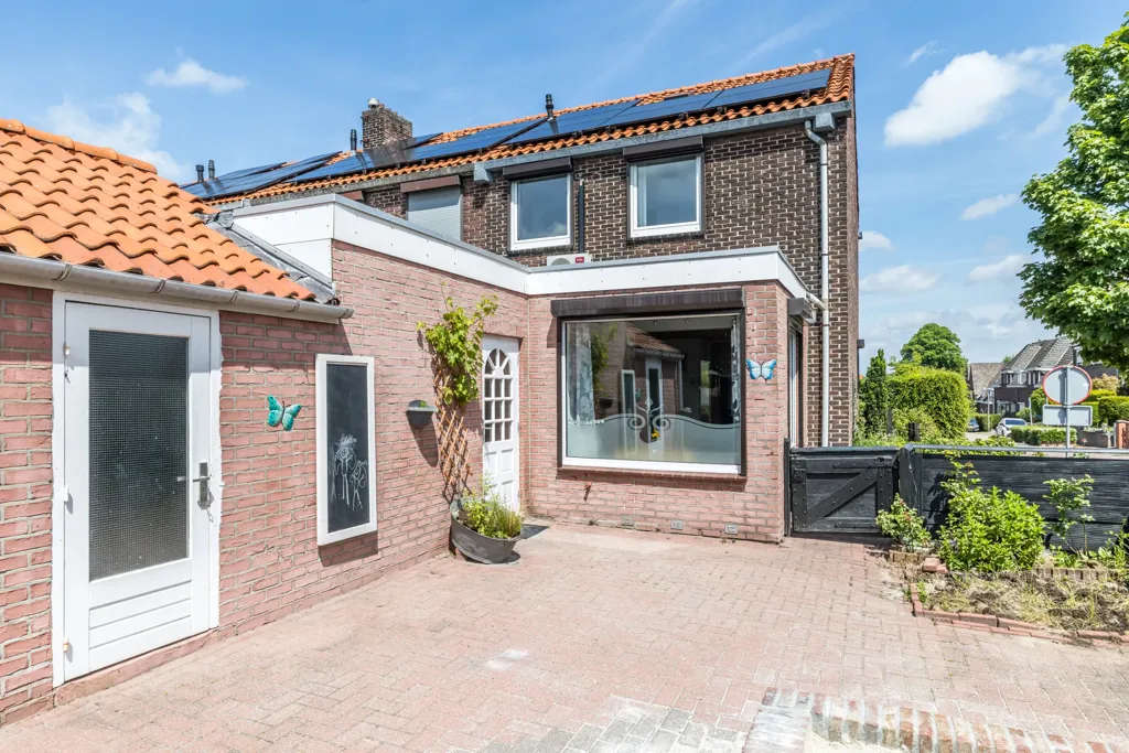 Välivaade - Corner House with Garden in Brunssum