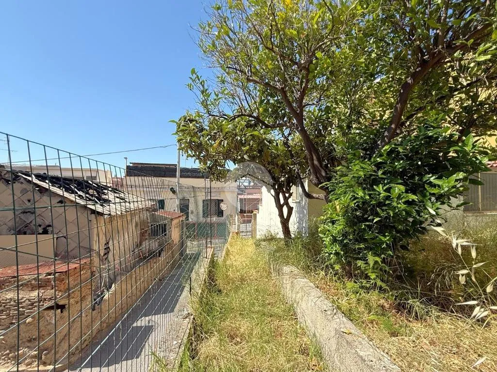 Aed - Independent House with Garden in Messina
