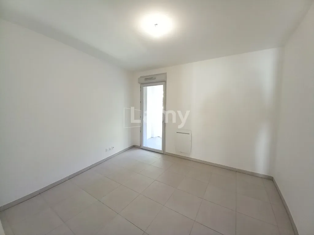 Toad - Apartment with Terrace in Cap Pinède
