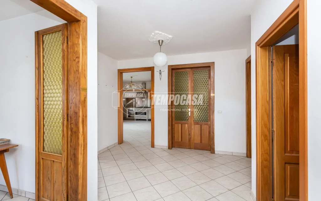 Esik - Bifamiliar Villa with Private Garden in Caprie