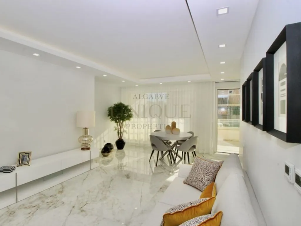 Elutuba - Luxury Flat with Rooftop Pool in Lagos