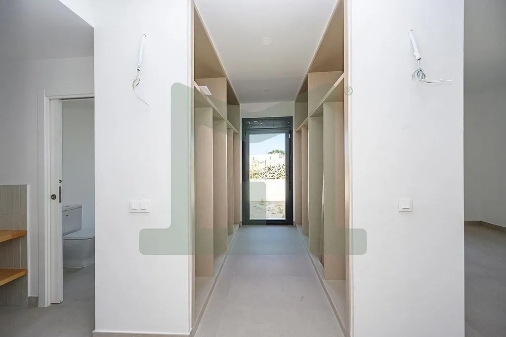 Esik - Modern Detached House with Pool in Griñón
