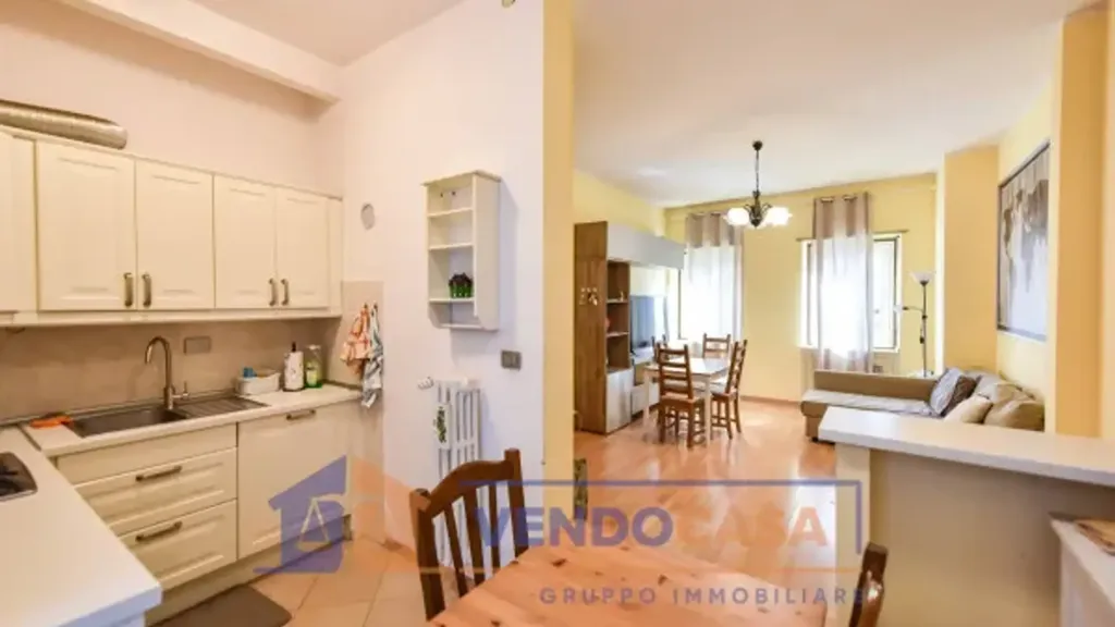 Cuisine - Central Trilocale with Balcony in Turin