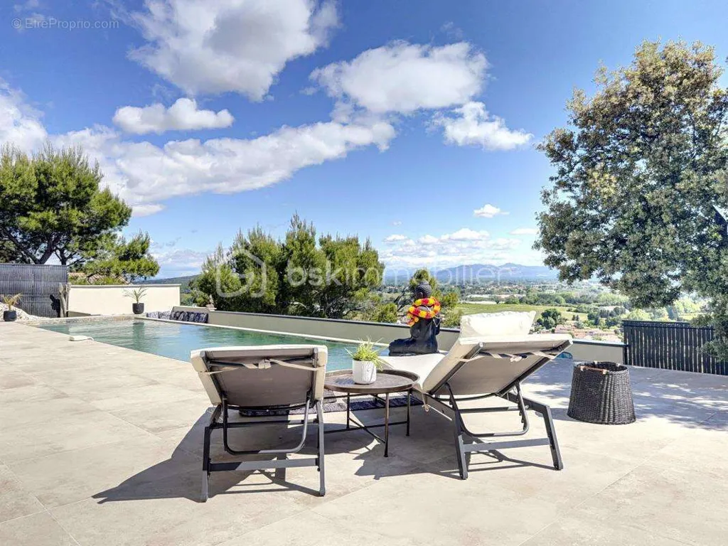 Pool - Villa with Panoramic View on Vedène Heights