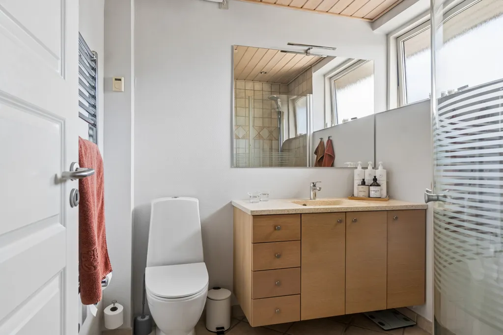Salles de bain - Maison 4 pièces à Odense N