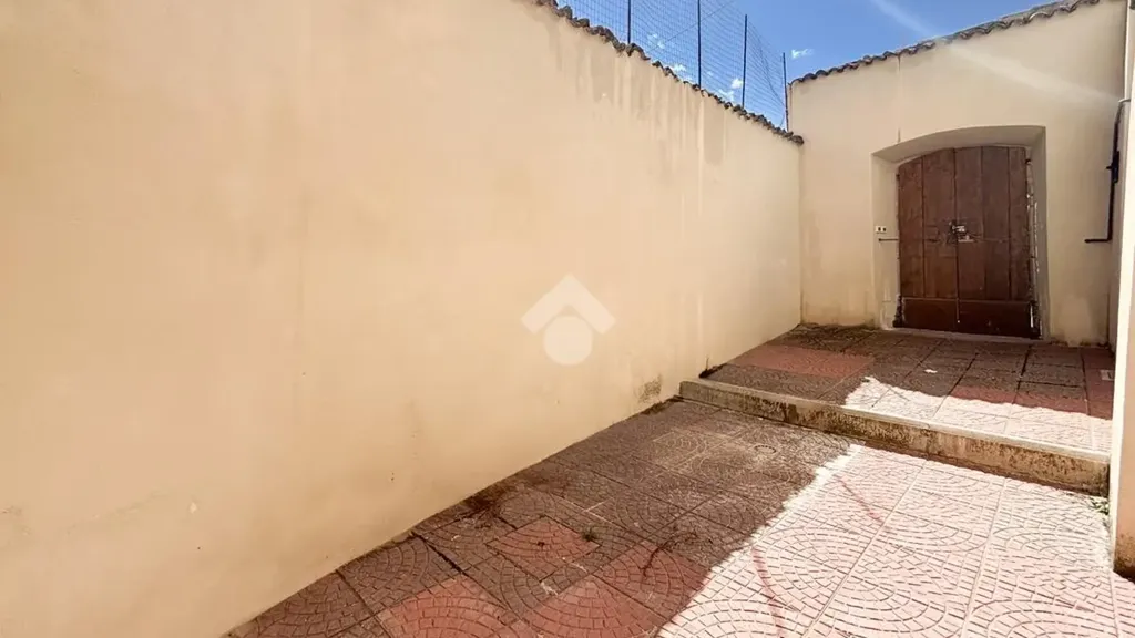 Jardin - Restored Apartment with Private Courtyard in L'Aquila