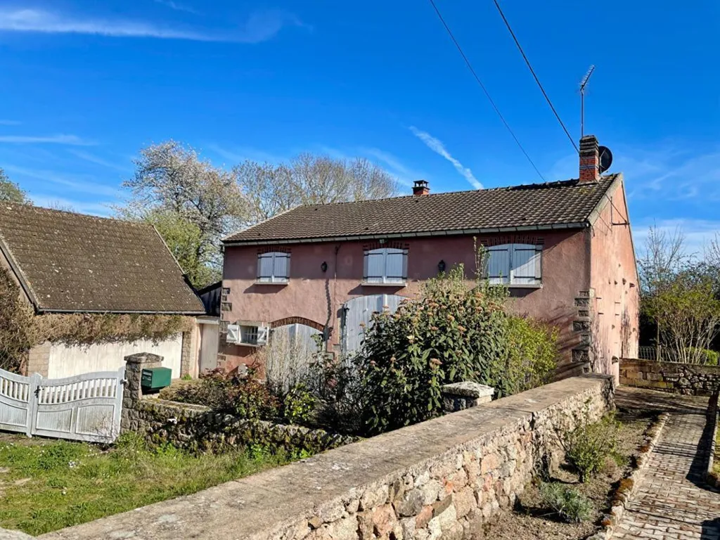 Esterno - Spacious House with Dependencies in La Roche-en-Brenil