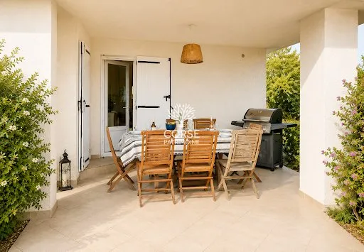 Terrasse - Villa T5 avec Vue Montagne à Ghisonaccia