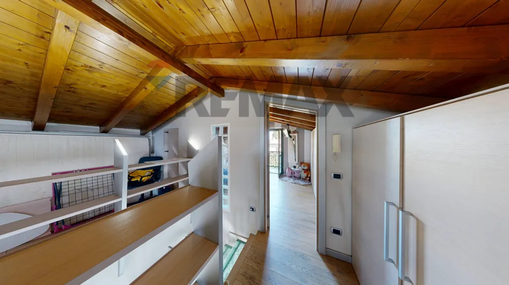 Pièces - Charm Duplex with Veranda in Lentate Sul Seveso