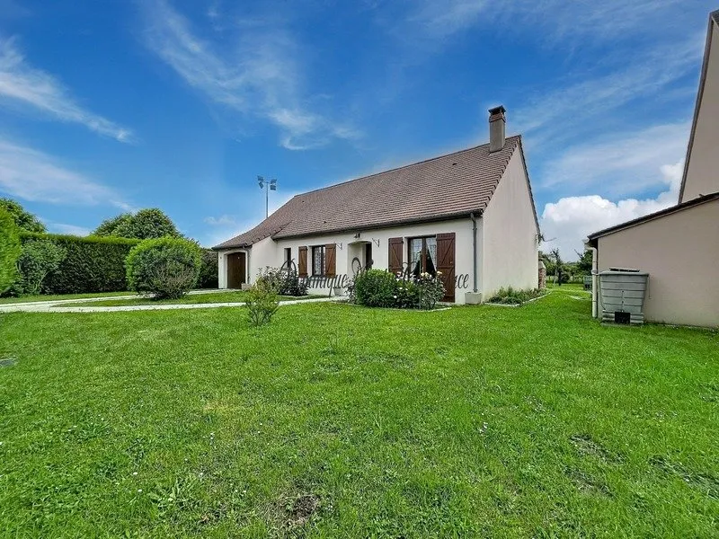 Aed - Detached House with Garden in TREHET