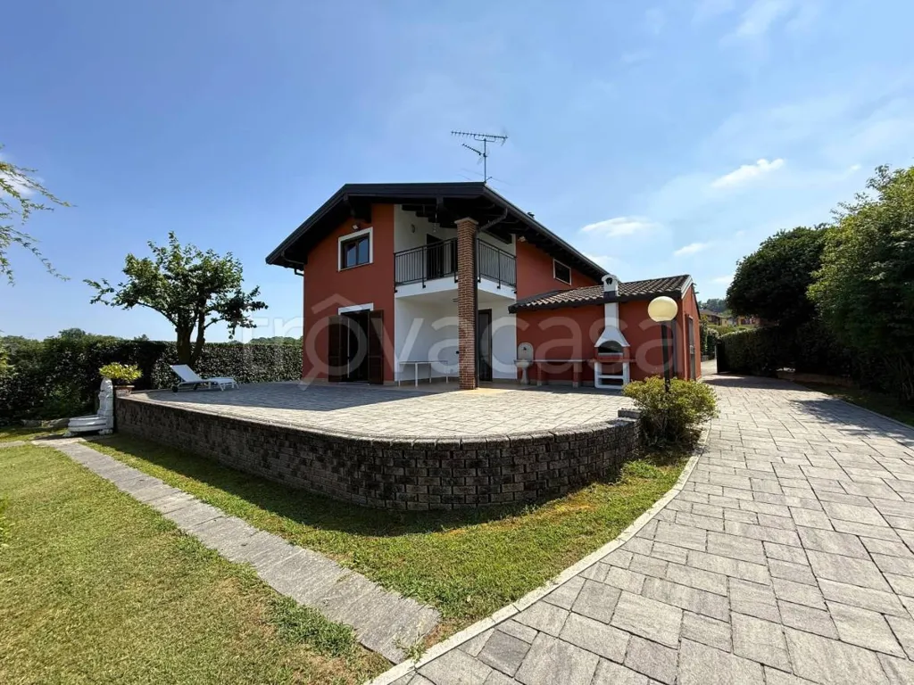 Välivaade - Villa with Garden in Castelletto Sopra Ticino