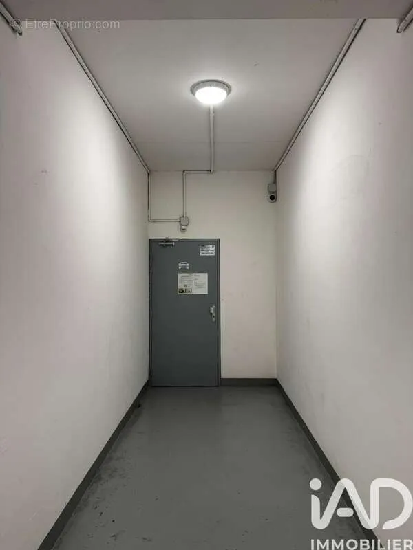 Entrée - Parking Double Sécurisé à Vauréal