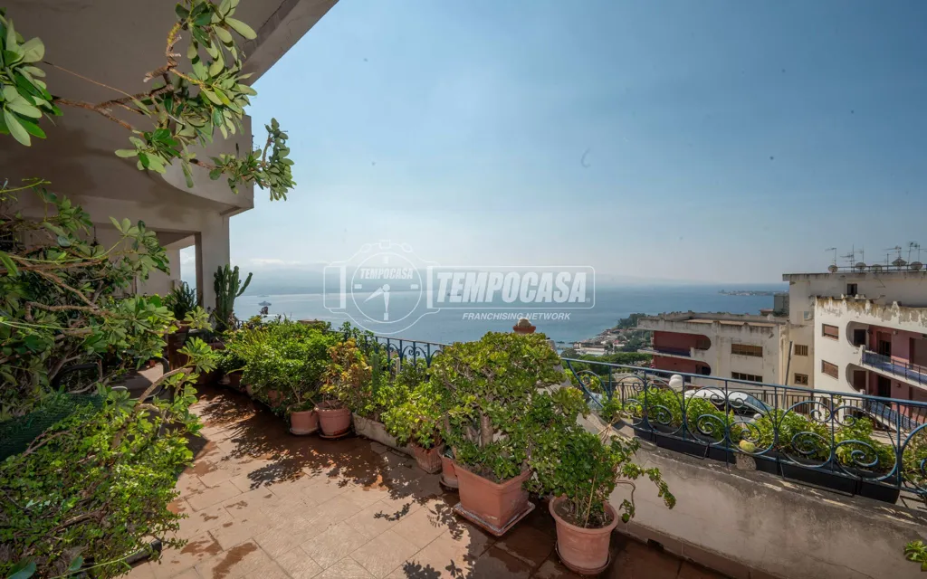 Terrasse - First Floor Flat with Sea View Terrace in Messina