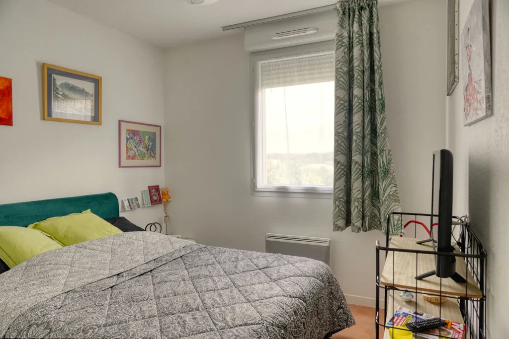 Magamistoad - Bright 2-Bedroom Apartment with Balcony in Leguevin
