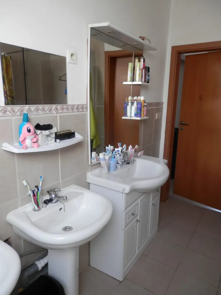 Salles de bain - Appartement 3 Chambres avec Terrasse à Upigny