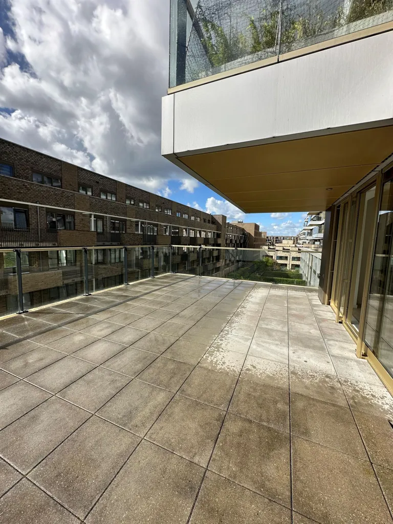 Terrass - Luxury 3-Bedroom Apartment with Binnentuin in Amsterdam