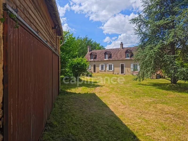 Jardin - Propriété Charmante avec Jardin à Saint-Célerin
