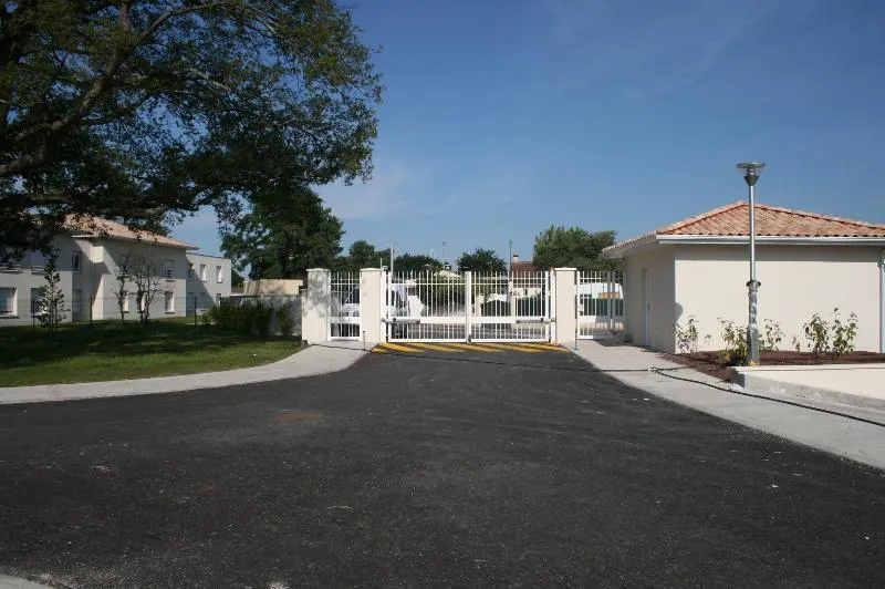 Esterno - T1 Bis Flat with Private Terrace in Pessac
