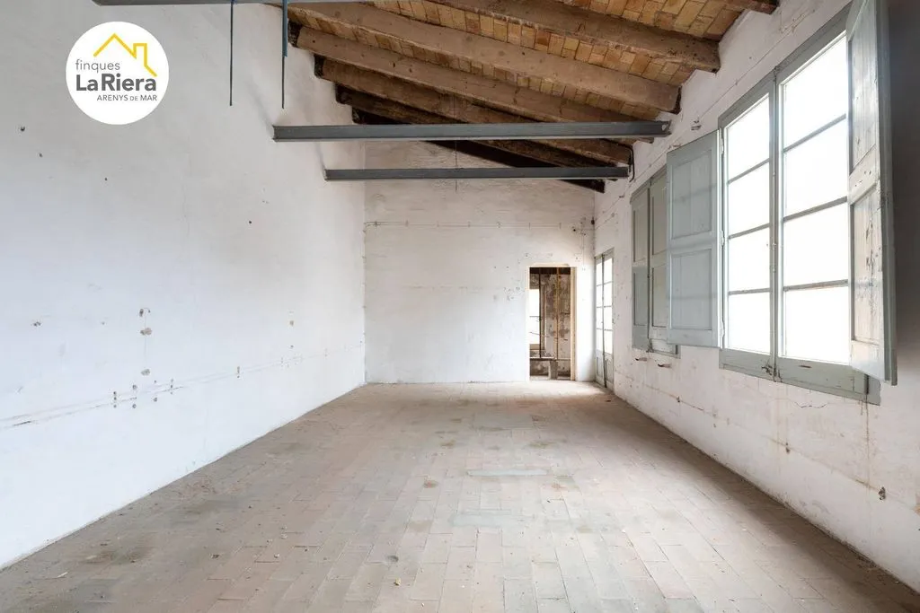Pièces - Converted Factory House in Arenys de Mar