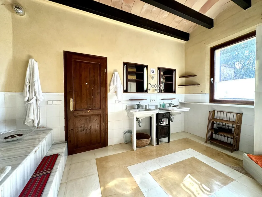 Salles de bain - Solar-Powered Country House with Mountain Views in Porreres