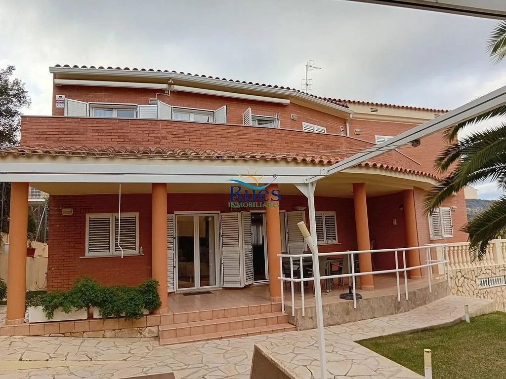 Välivaade - Modern Chalet with Pool near Jaume I Beach
