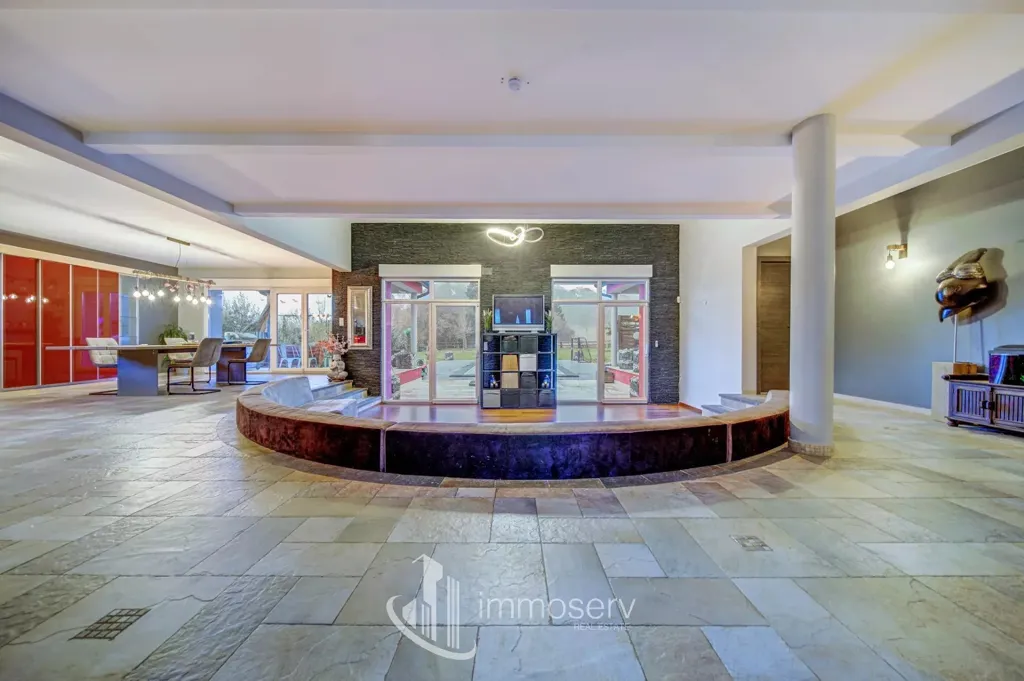 Entrée - Villa avec Vue Panoramique et Piscine à Escherange