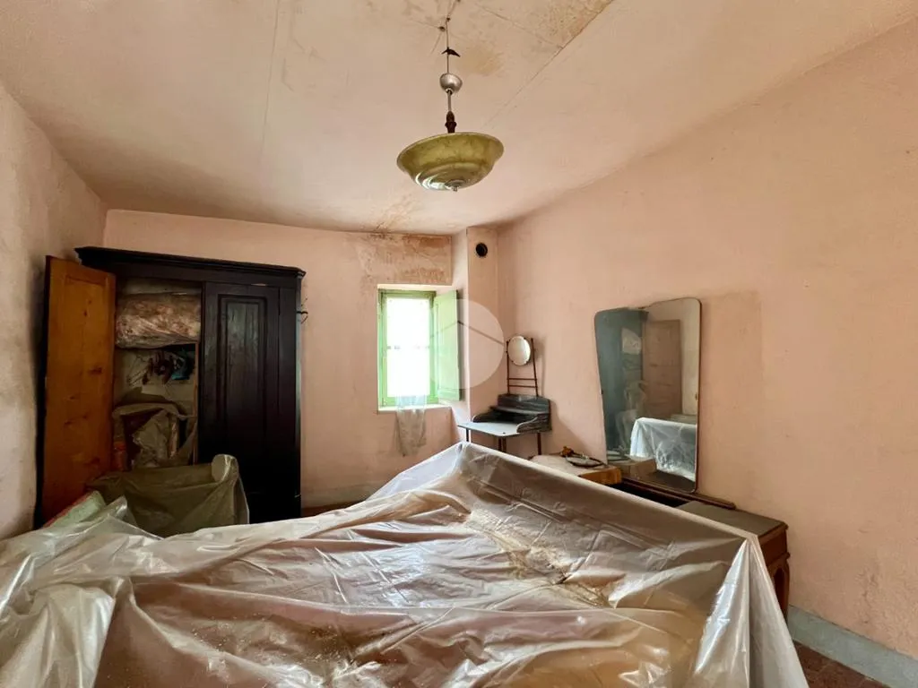Camere da letto - Casa di corte da ristrutturare con box a Balangero