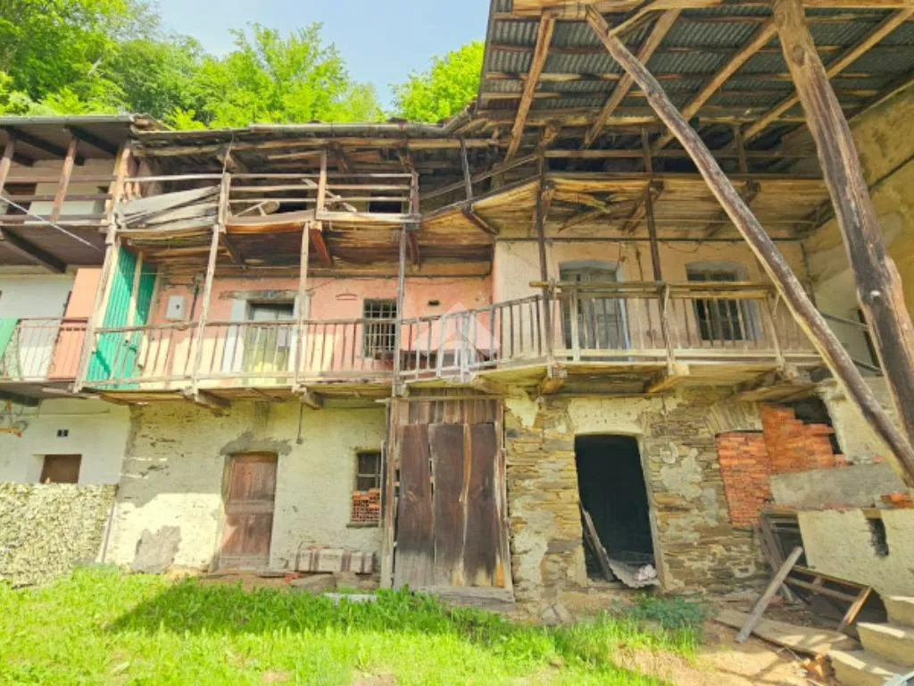 Esterno - Rustic Property with Garden in Prarostino