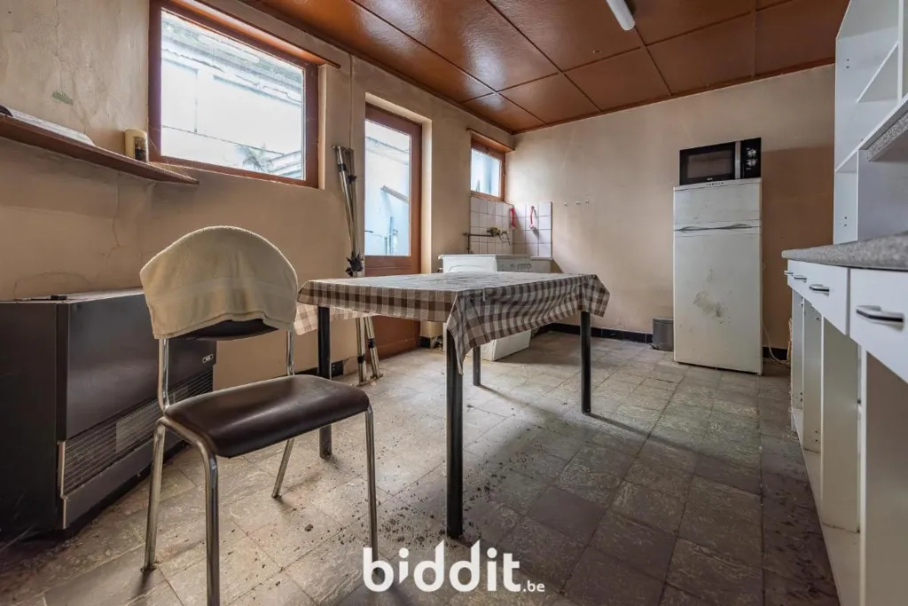 Cuisine - Appartement à Rénover avec 2 Façades en Centre-Ville