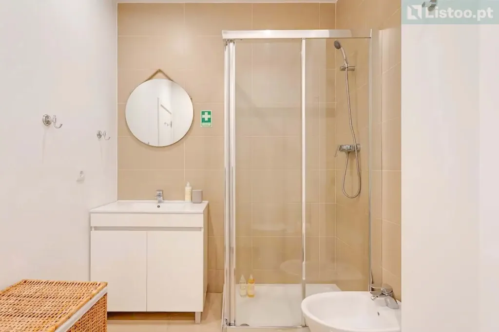 Vannitoad - T2 Flat with Terrace in Lisbon