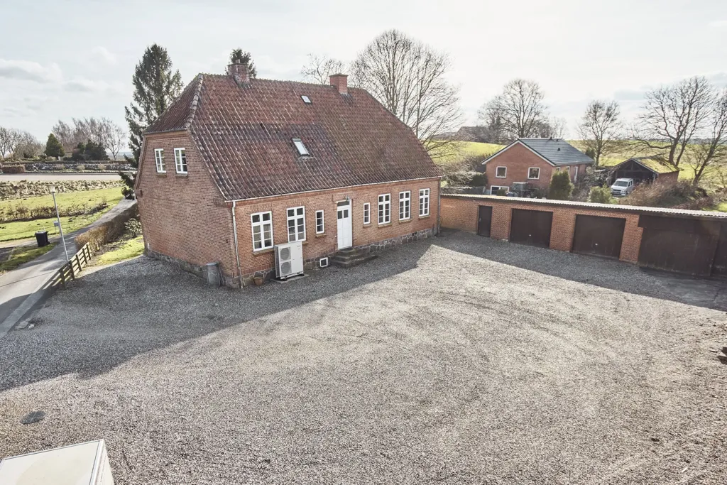 Õhuvaade - 1928 Villa with Garden in Tjele