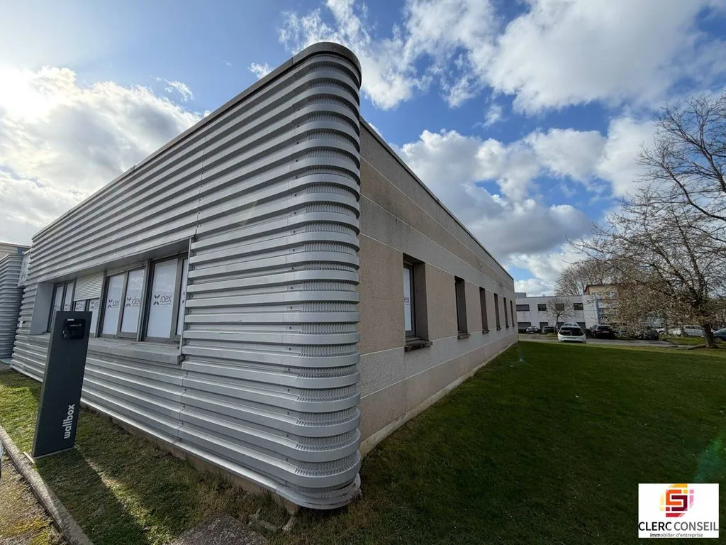 Extérieur - Bureaux Rénovés avec Parking à Rouen Sud