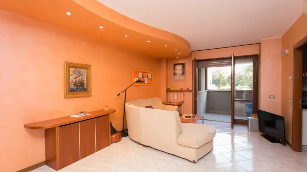 Elutuba - Trilocale with Balcony in Figino, Milan