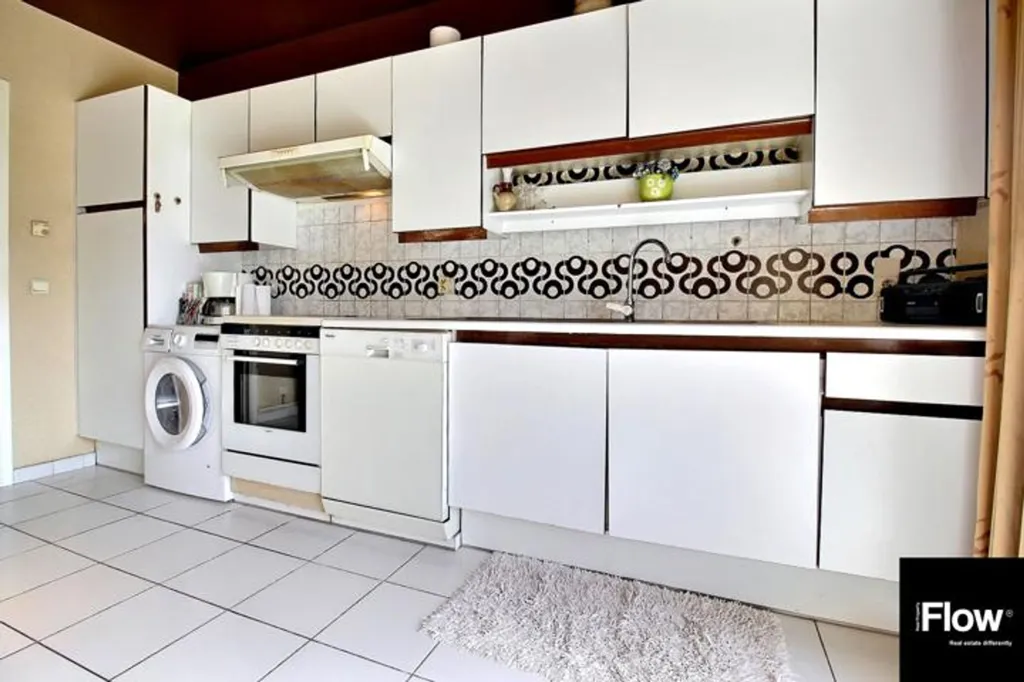 3 magamistoaga korter asukohas Molenbeek-Saint-Jean