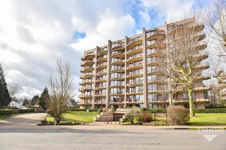 Extérieur - Appartement 3 Chambres avec Terrasse au Centre de Waterloo