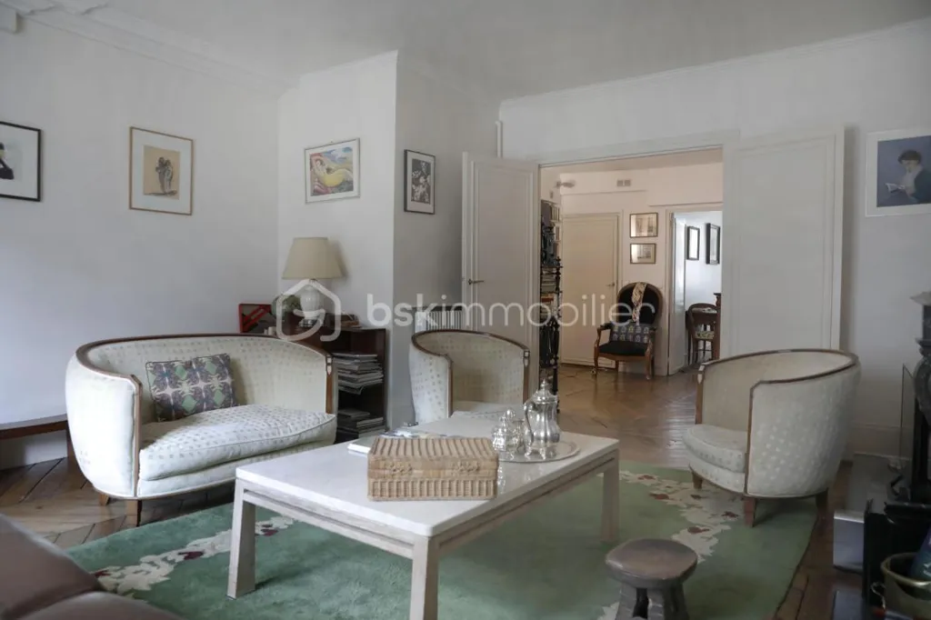 Séjour - Appartement Luxe avec Triple Exposition à Paris
