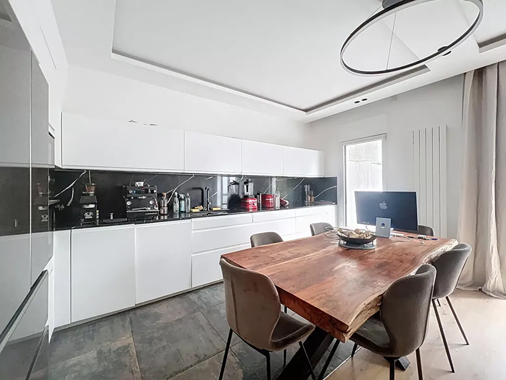 Salle à manger - Appartement Rez-de-Jardin avec Jardin à Suresnes