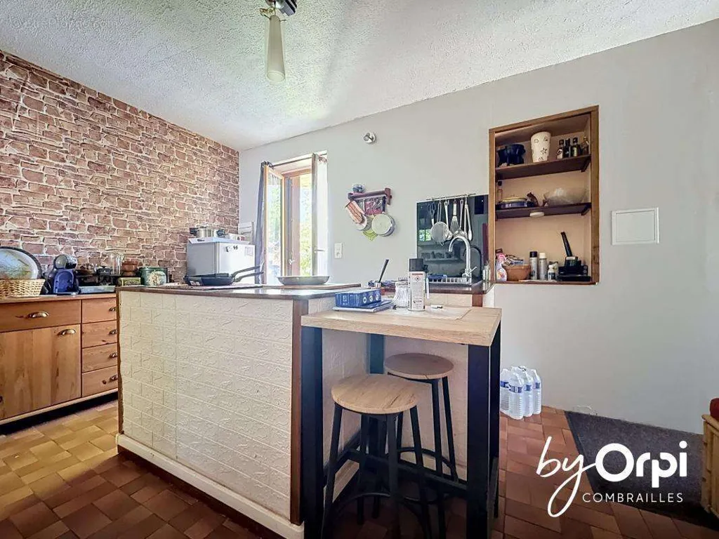 Kitchen - Flexible Maison with Garden in Montjoie