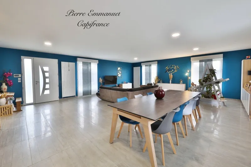 Salle à manger - Villa Contemporaine avec Piscine à Saint-Ambreuil