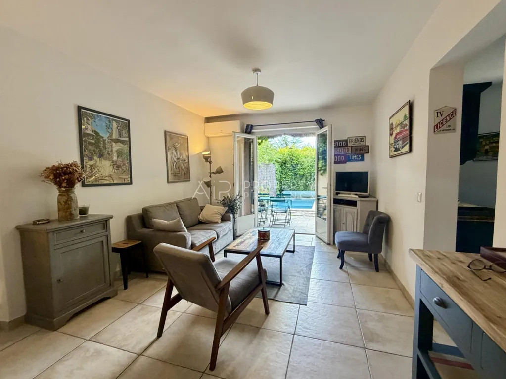 Séjour - Maison Rénovée avec Piscine à Lourmarin