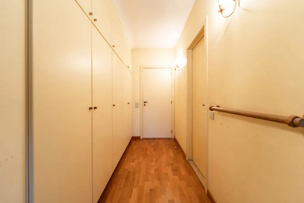 hallway_entrance
