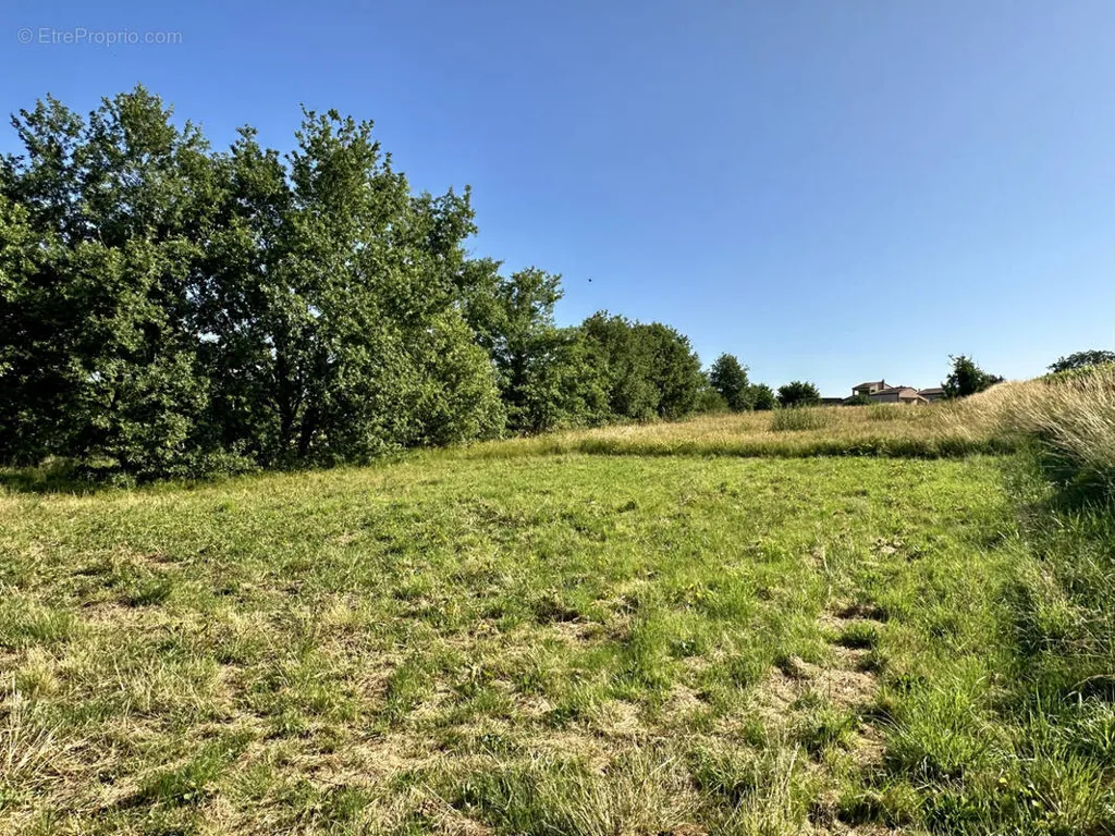Aed - Flat, Serviced Plot in Quiet Countryside, Cunac