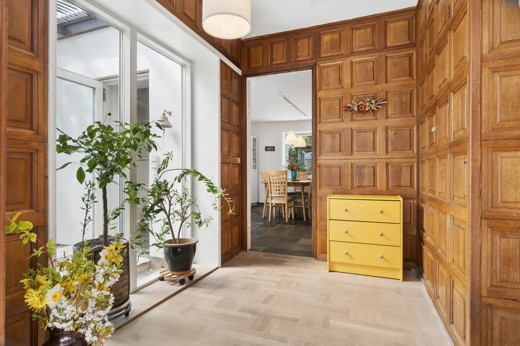 Entrée - Renovated Villa with Forest View in Birkerød