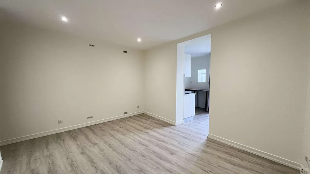 Toad - 2-Bedroom Apartment with Terrace in Niort Centre