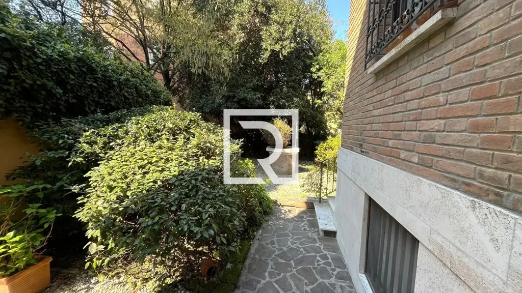Giardino - Semi-detached House with Private Garden in Ravenna