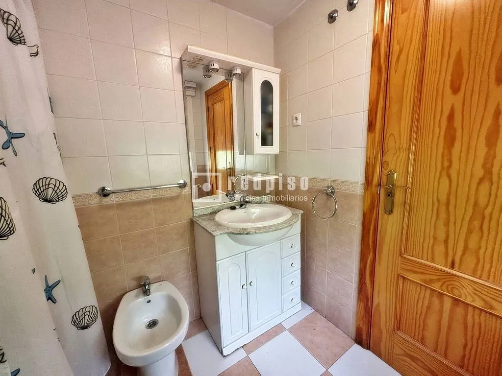 Vannitoad - Semi-detached House with Garage in Alovera